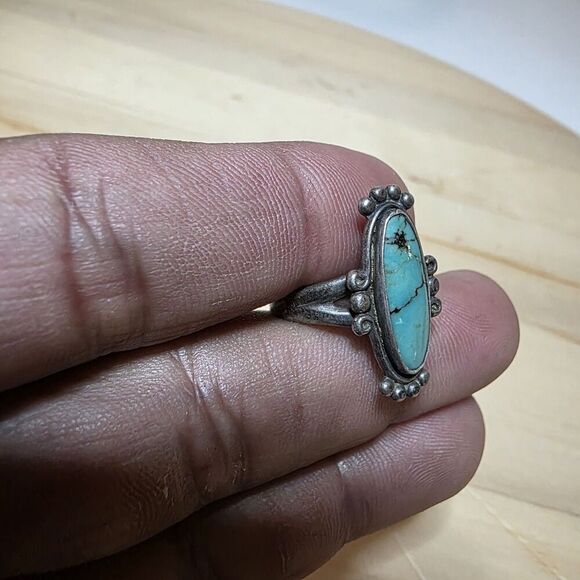 Vintage J. Bell Sterling Silver Navajo Turquoise Ring Size 7 Weighs 4 Grams - Picture 9 of 10